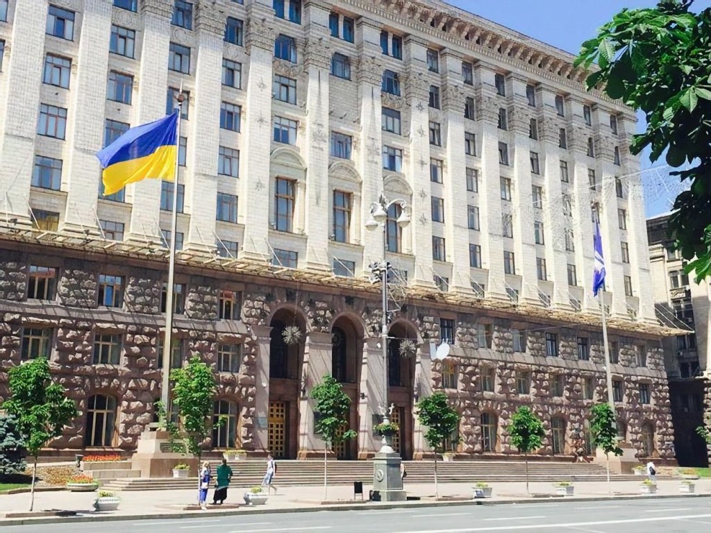 Команда Зеленского будет торопить досрочные выборы Киевсовета и мэра &#8212; эксперт