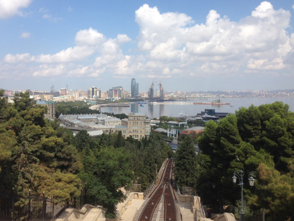 Путешествие в Баку: чем примечателен город ветров и огней