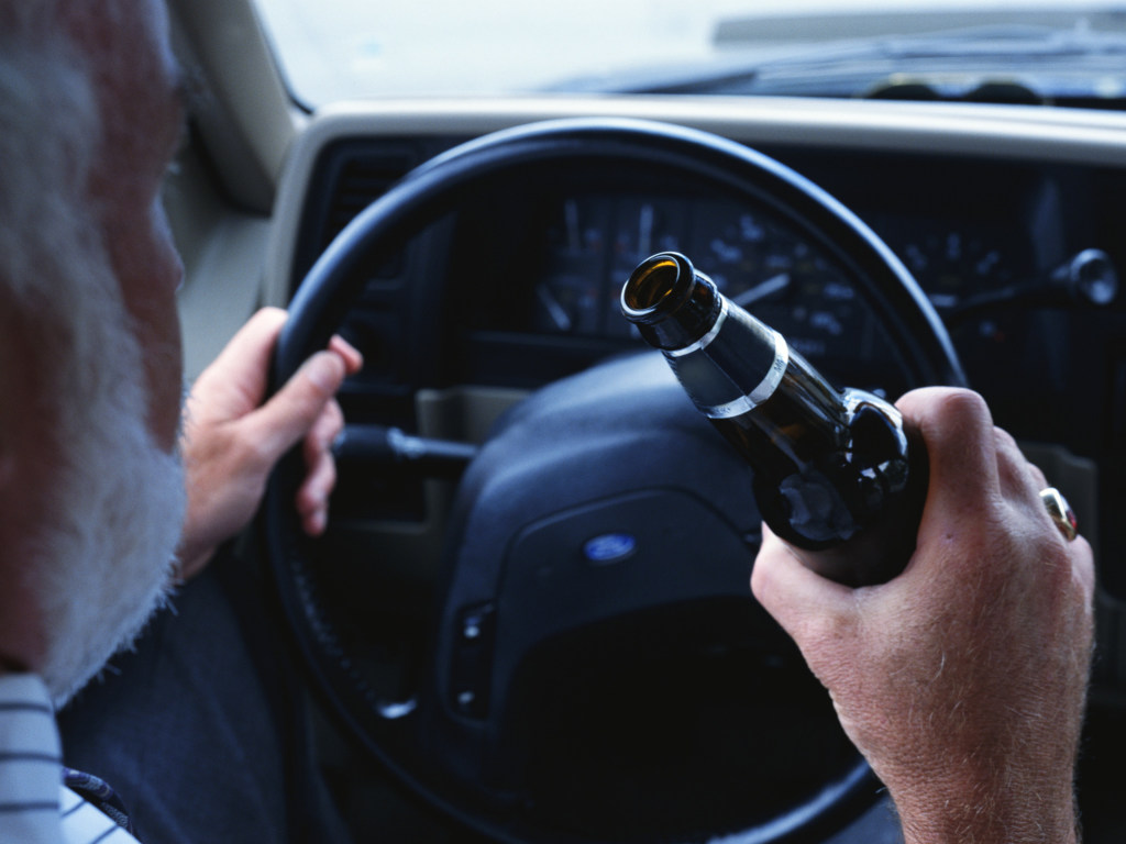 Водитель «едва держался на ногах»: в Ровно установлен рекорд пьяного вождения (ВИДЕО)