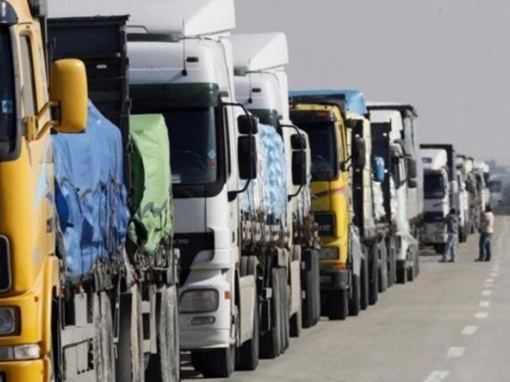 В столице собираются ограничить въезд грузовикам