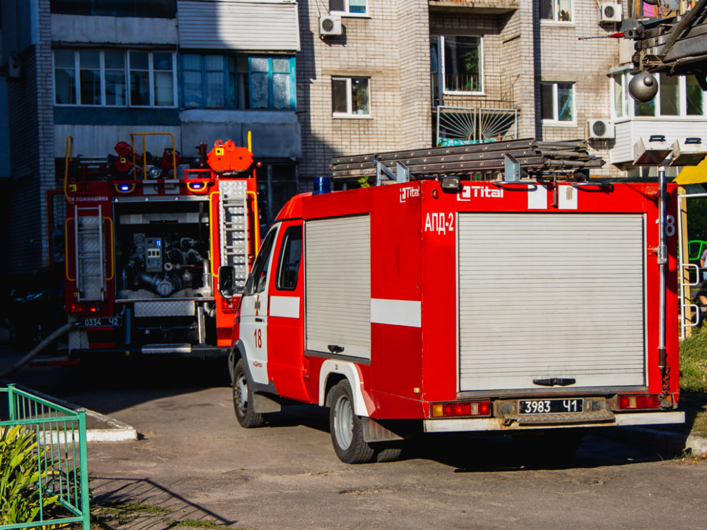 В Днепре произошел пожар в подъезде жилого дома (ФОТО, ВИДЕО)