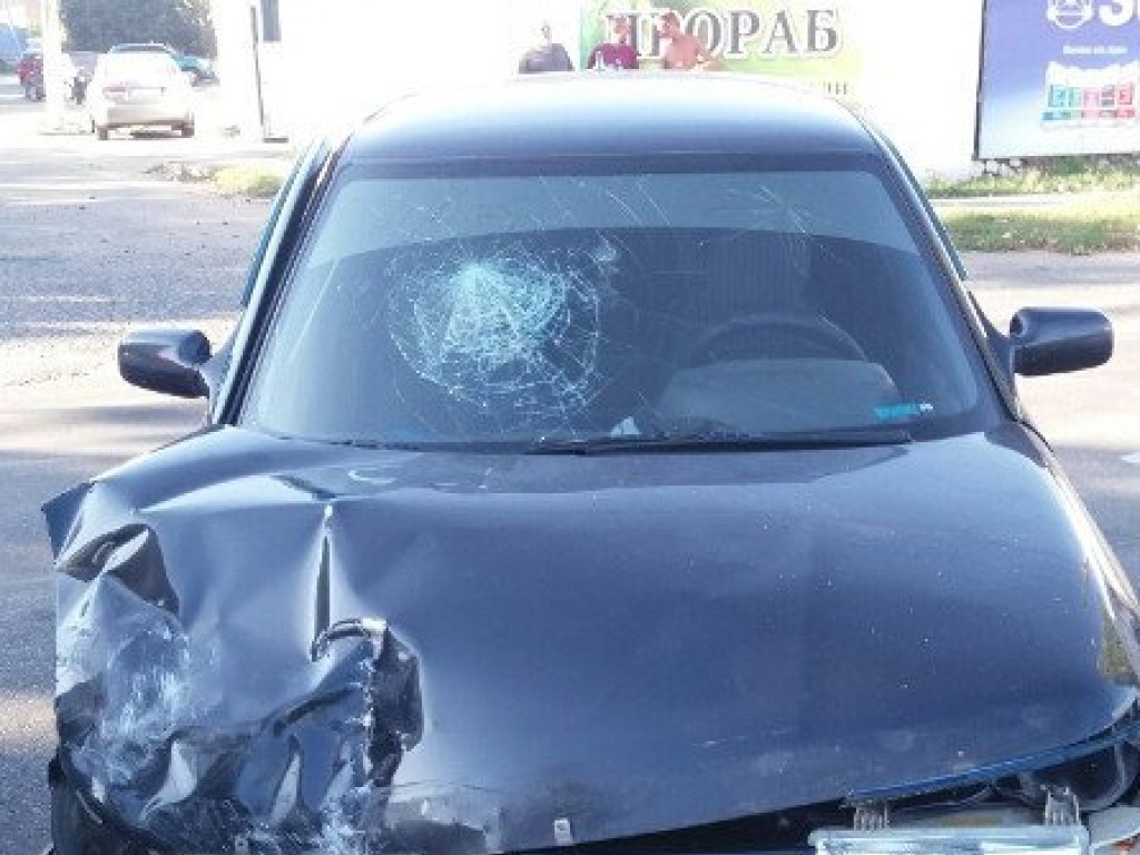 В Николаеве при ДТП пассажирка «девятки» разбила головой лобовое стекло (ФОТО)