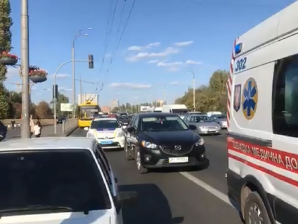 Ехали на высокой скорости: В Киеве произошла ужасная авария, машины смяло, есть погибшие (ФОТО, ВИДЕО)