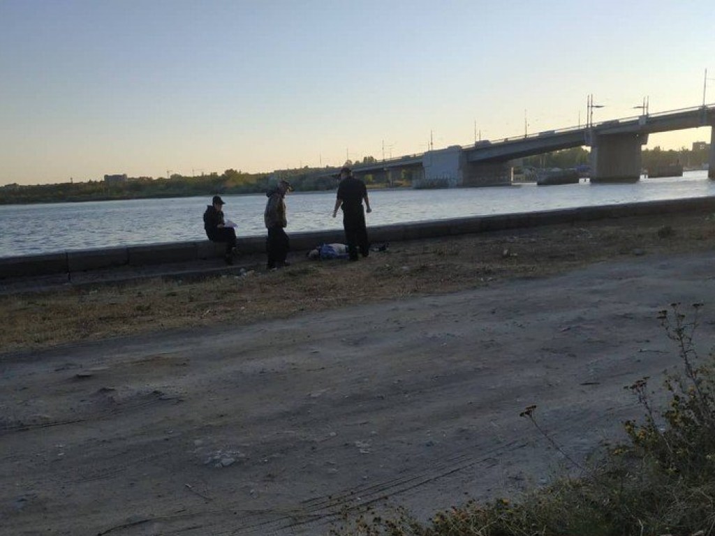Пожилой мужчина в Николаеве прыгнул с моста и погиб (ФОТО)