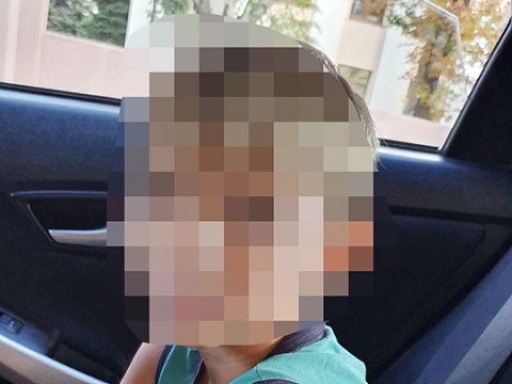 В Мариуполе пьяный 10-летний мальчик бросал камни в прохожих