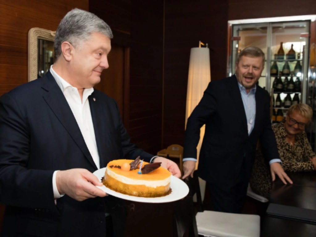 Стало известно где экс-президент Порошенко отмечает свой день рождения