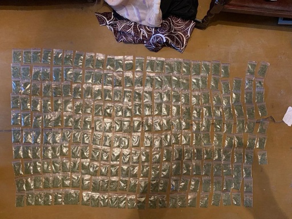 Трое мужчин из Черкасс продавали наркотики хасидам в Умани (ФОТО)