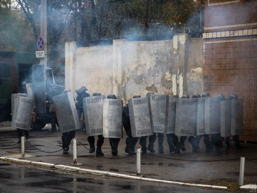 Взрывались гранаты, по улицам Одессы ехала бронетехника: горожан не предупредили о плановых мероприятиях (ВИДЕО)