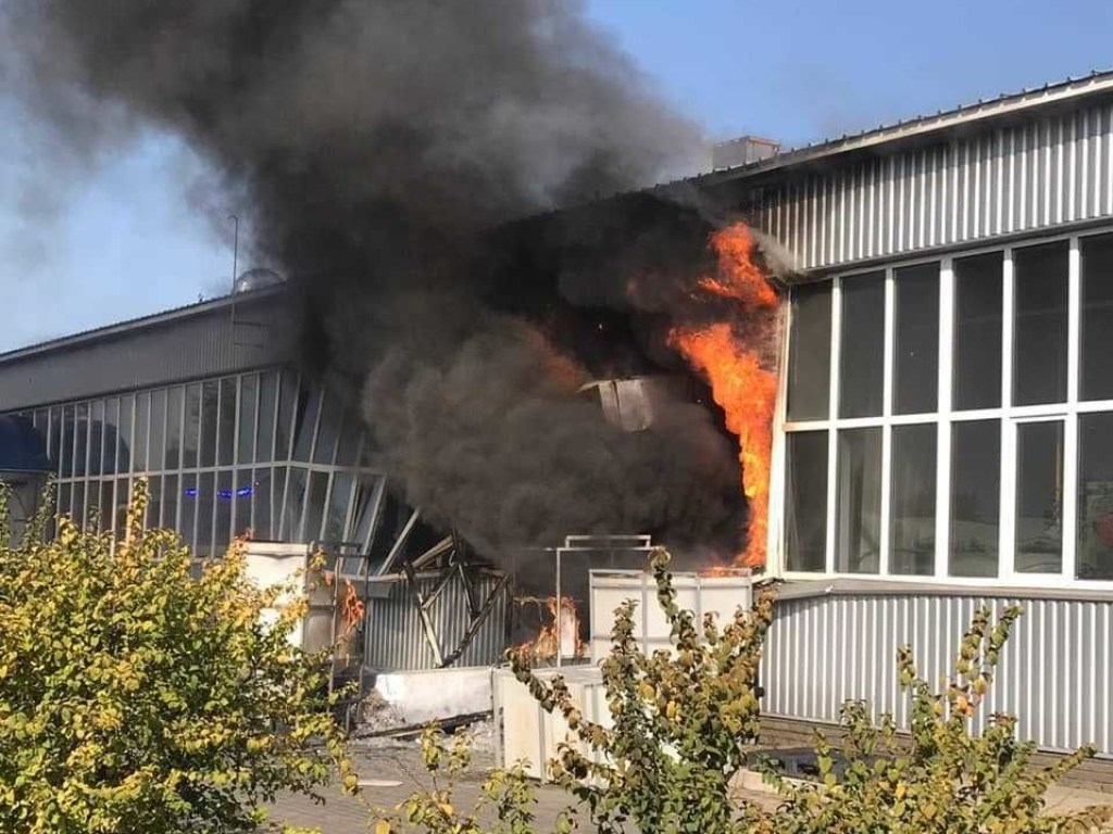 На заводе в Сумах прогремел взрыв: есть пострадавшие (ФОТО, ВИДЕО)