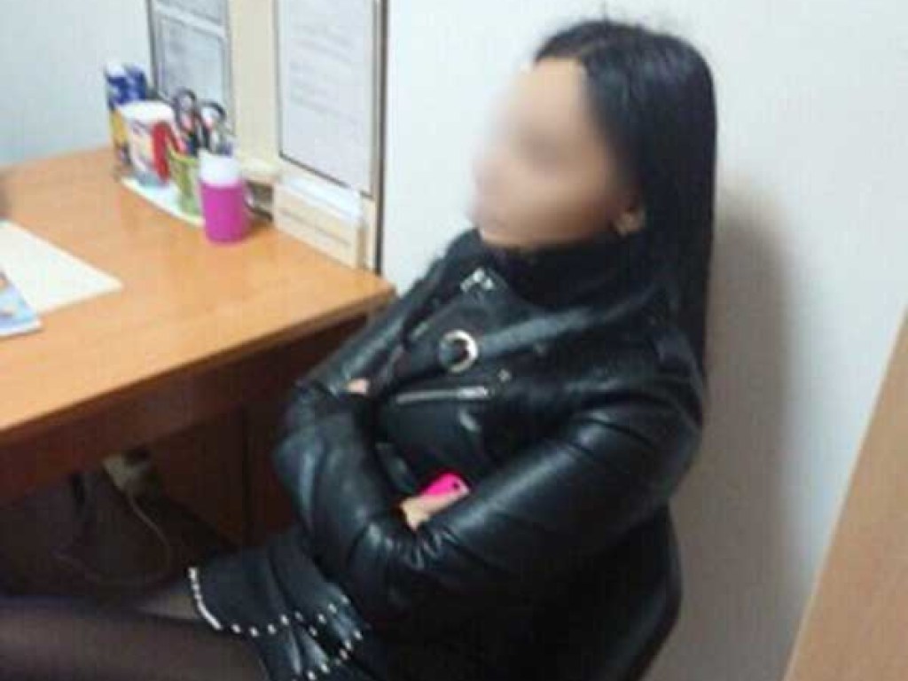 Две аферистки сняли в центре Киева офисное помещение и обманули 23 человека (ФОТО)