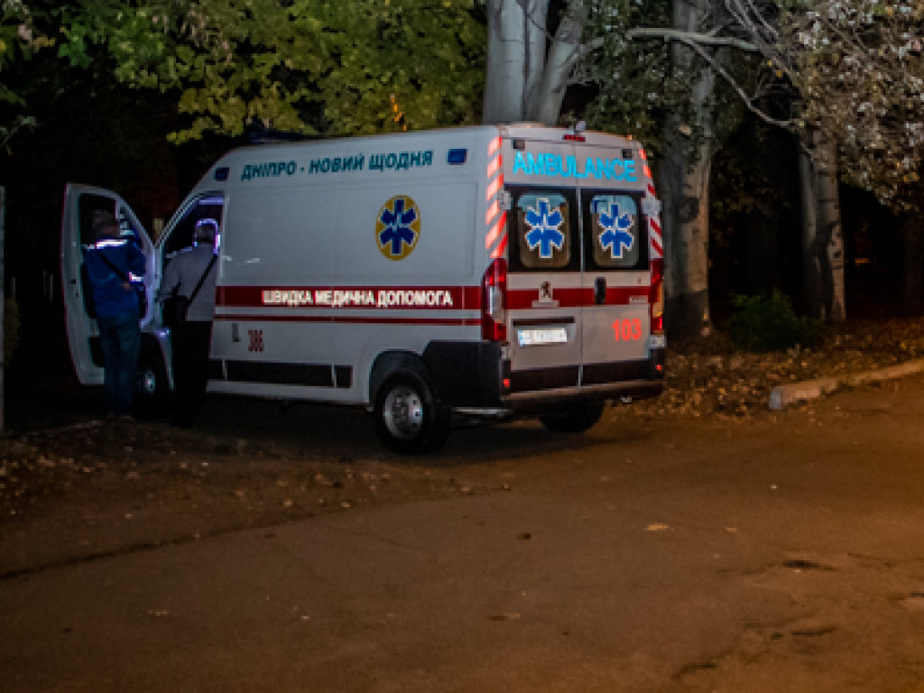 В Днепре водитель Daewoo врезался в машину скорой помощи: пострадала женщина (ФОТО, ВИДЕО)