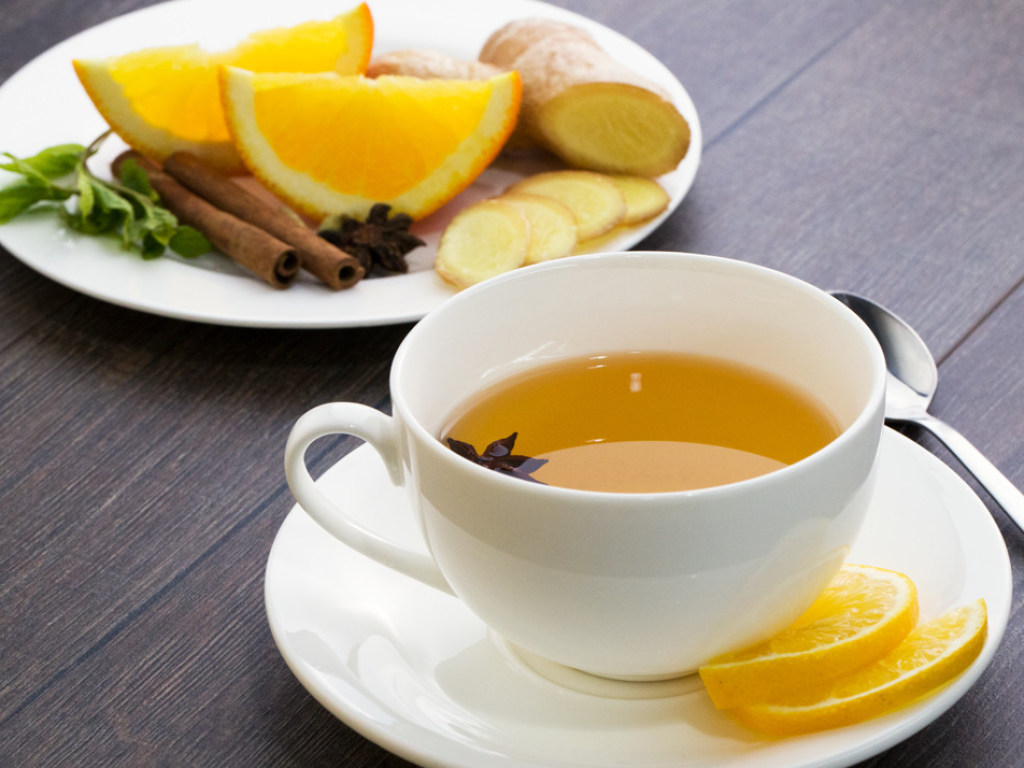 Чай с добавлением кардамона, имбиря или мускатного ореха поможет взбодриться и добавит сил &#8212; врач