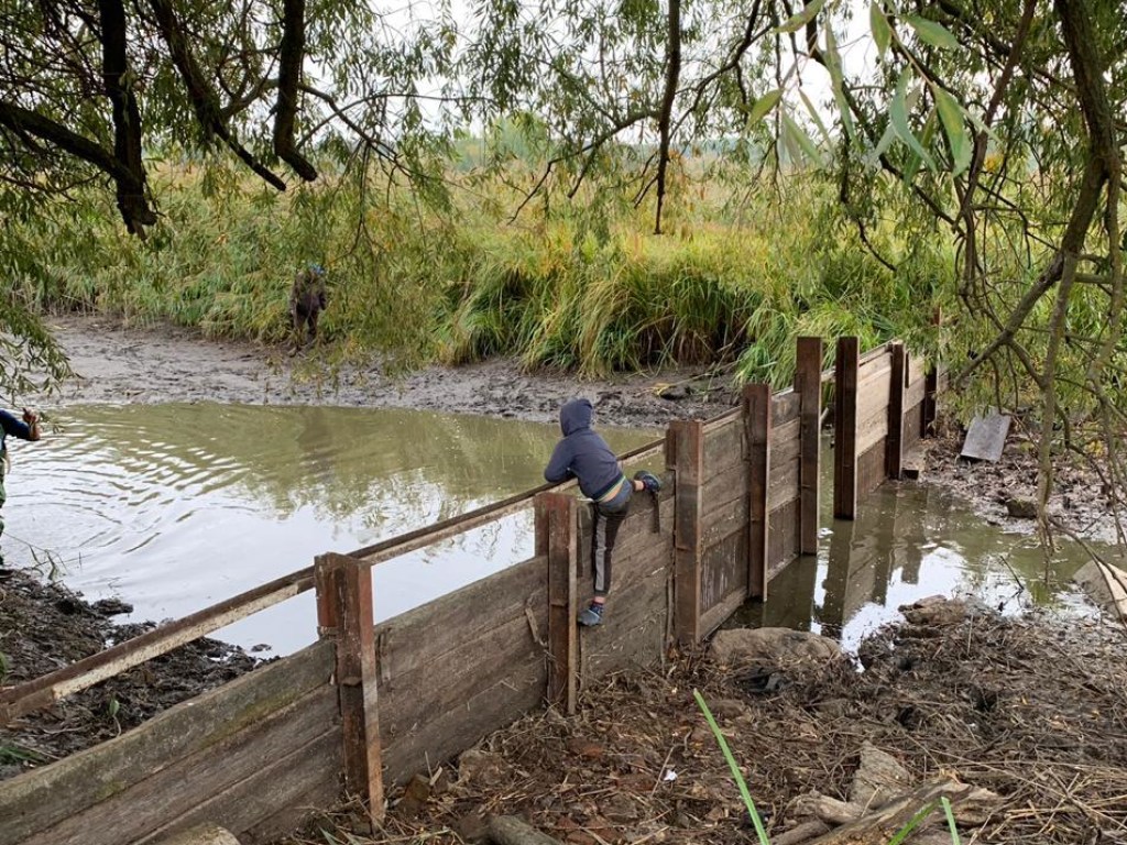 В Киевской области в кустах нашли подростка, на поиски которого бросили Нацгвардию и водолазов (ФОТО, ВИДЕО)