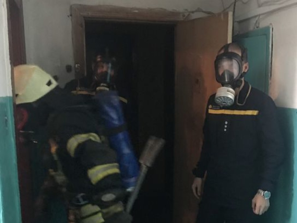 В Черкассах эвакуируют жителей многоэтажки из-за распыления химикатов: 7 человек госпитализировано (ФОТО)