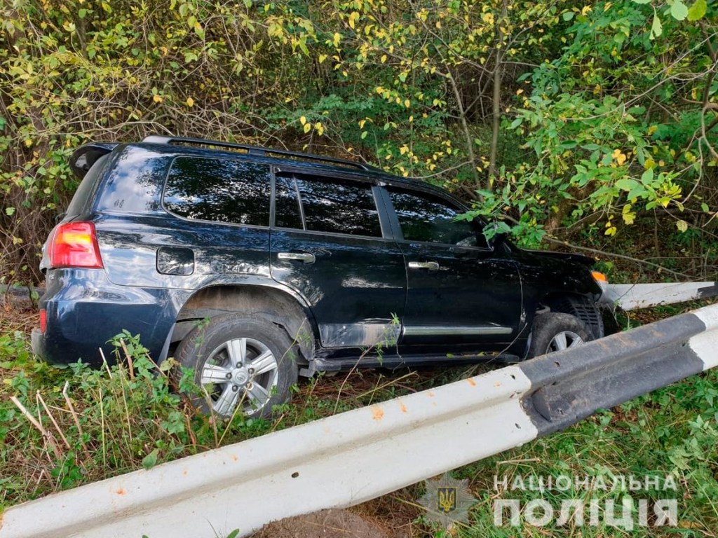 На Буковине легковушка протаранила внедорожник Toyota и «скорую»: есть пострадавшие (ФОТО)