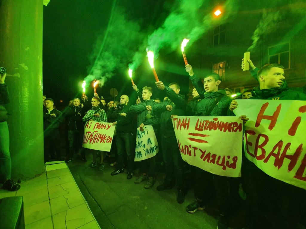 Митинги против «формулы Штайнмайера»: Акции протеста состоялись не только в Киеве, но и во Львове, Харькове и Мариуполе