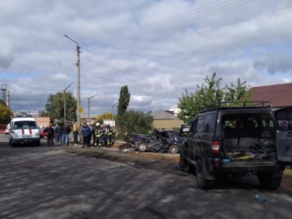 При лобовом столкновении ВАЗ и УАЗ под Киевом погибли два человека (ФОТО)