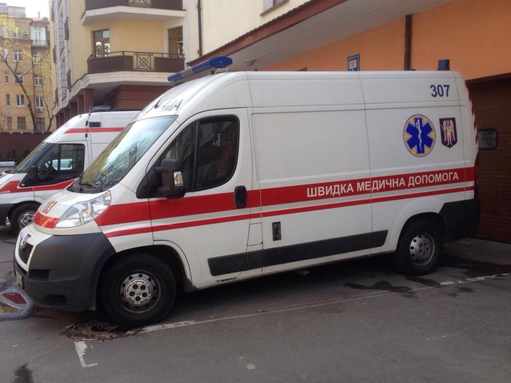 Еще одно массовое отравление: На Буковине после застолья госпитализировали 13 человек