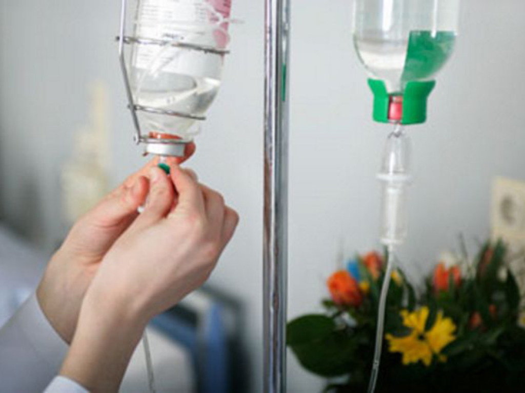 В Херсонской области двух маленьких девочек госпитализировали с алкогольным отравлением
