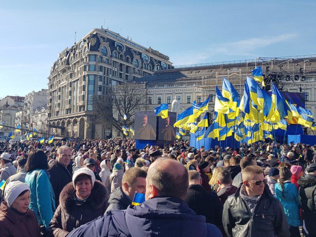 Активисты анонсировали в октябре проведение вече на Майдане в Киеве