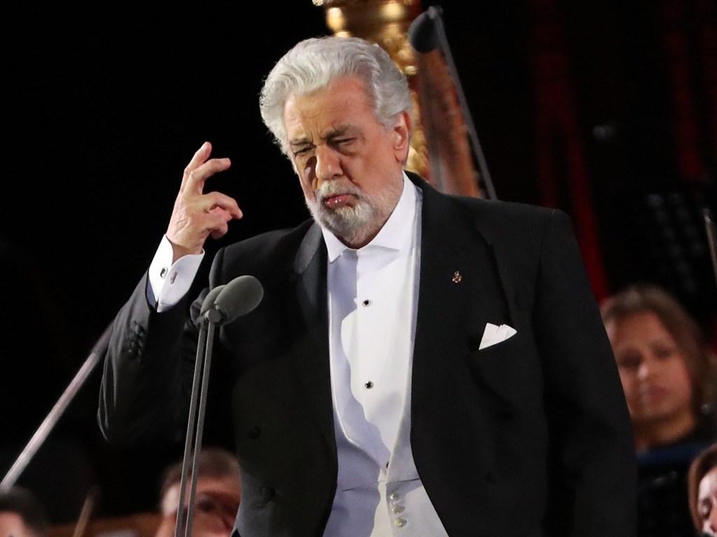 Обвинили в сексуальных домогательствах: Пласидо Доминго объявил об уходе из оперы