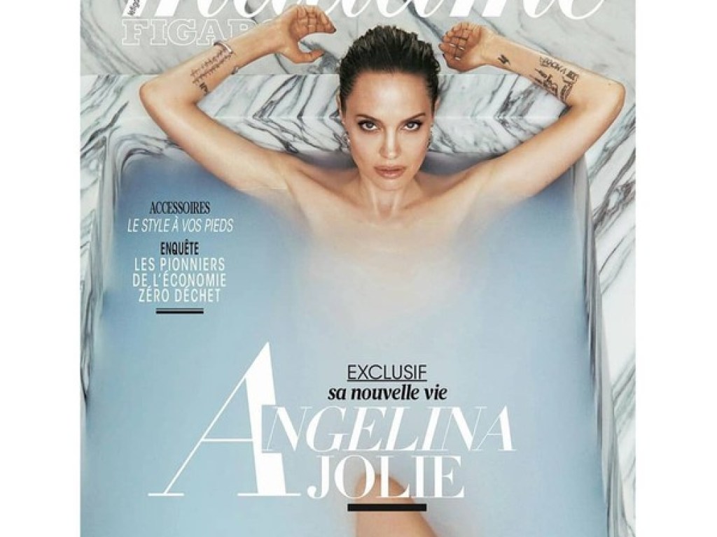 В ванне с молоком: Абсолютно голая Анджелина Джоли украсила обложку знаменитого глянца (ФОТО)