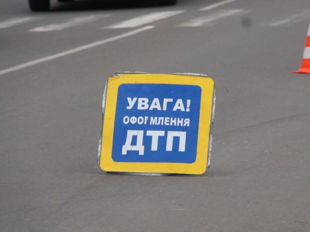 Крупное ДТП на Житомирской трассе под Киевом: образовалась пробка (ФОТО, ВИДЕО)