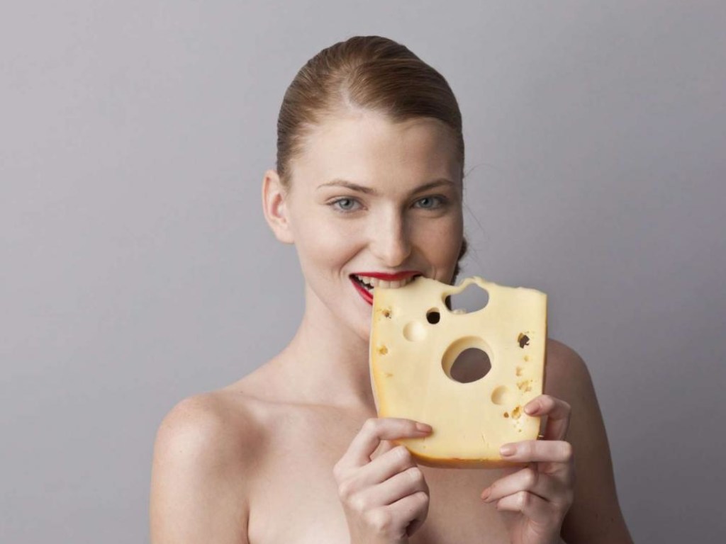 Эксперты рассказали об особенностях сырной диеты