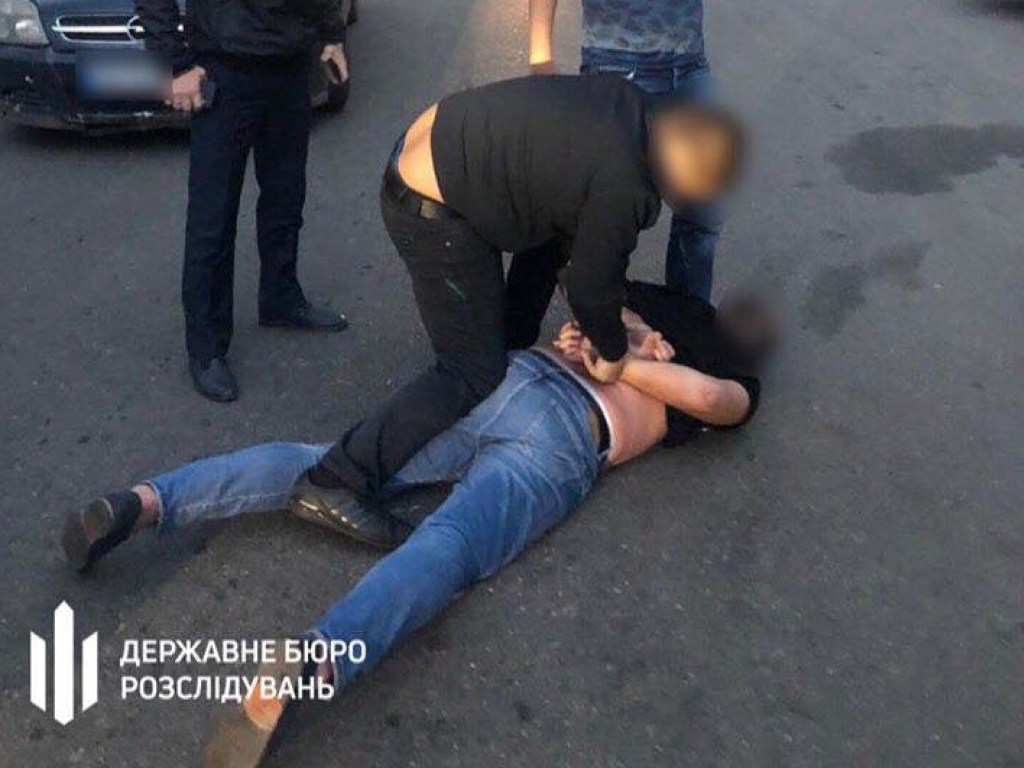 Под Киевом инспектор патрульной полиции погорел на взятке (ФОТО)