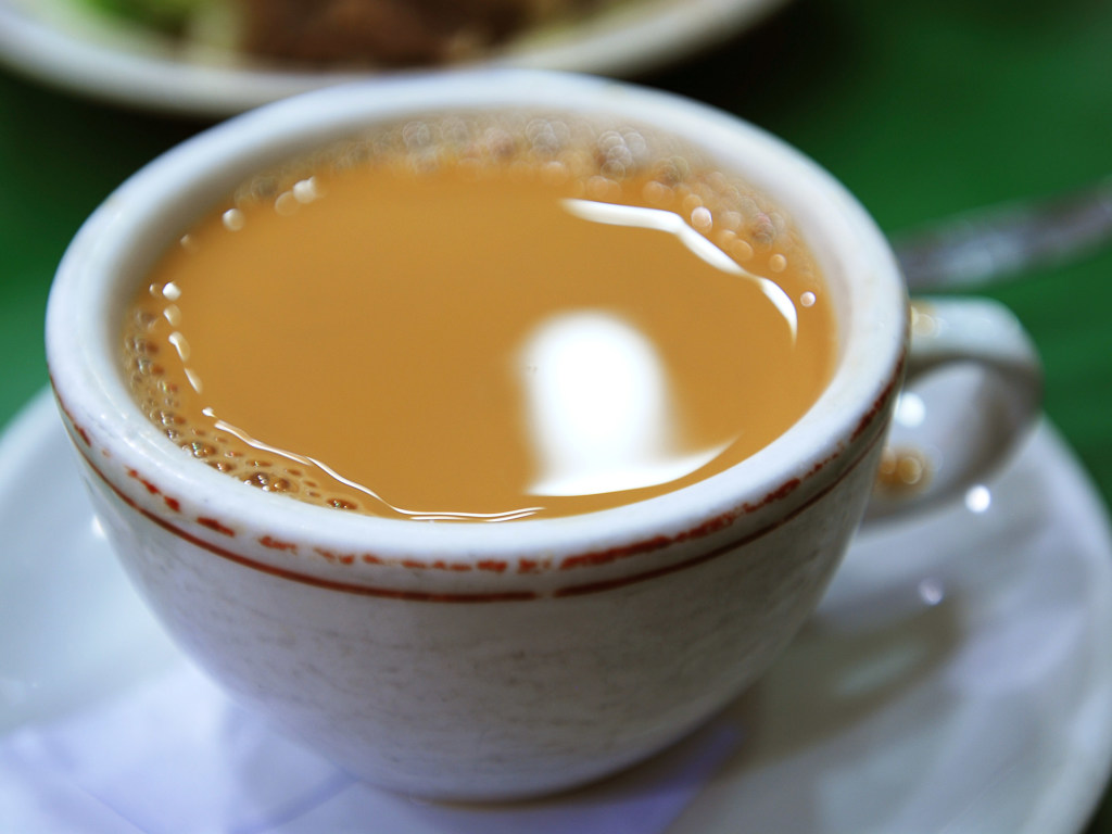 Могут быть проблемы с почками: Стало известно, можно ли пить чай с молоком