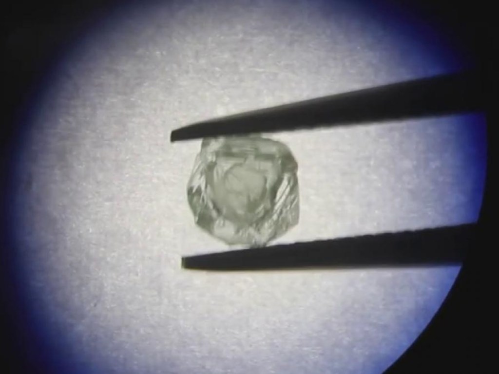 В РФ обнаружили уникальный алмаз-«матрешку» (ФОТО, ВИДЕО)