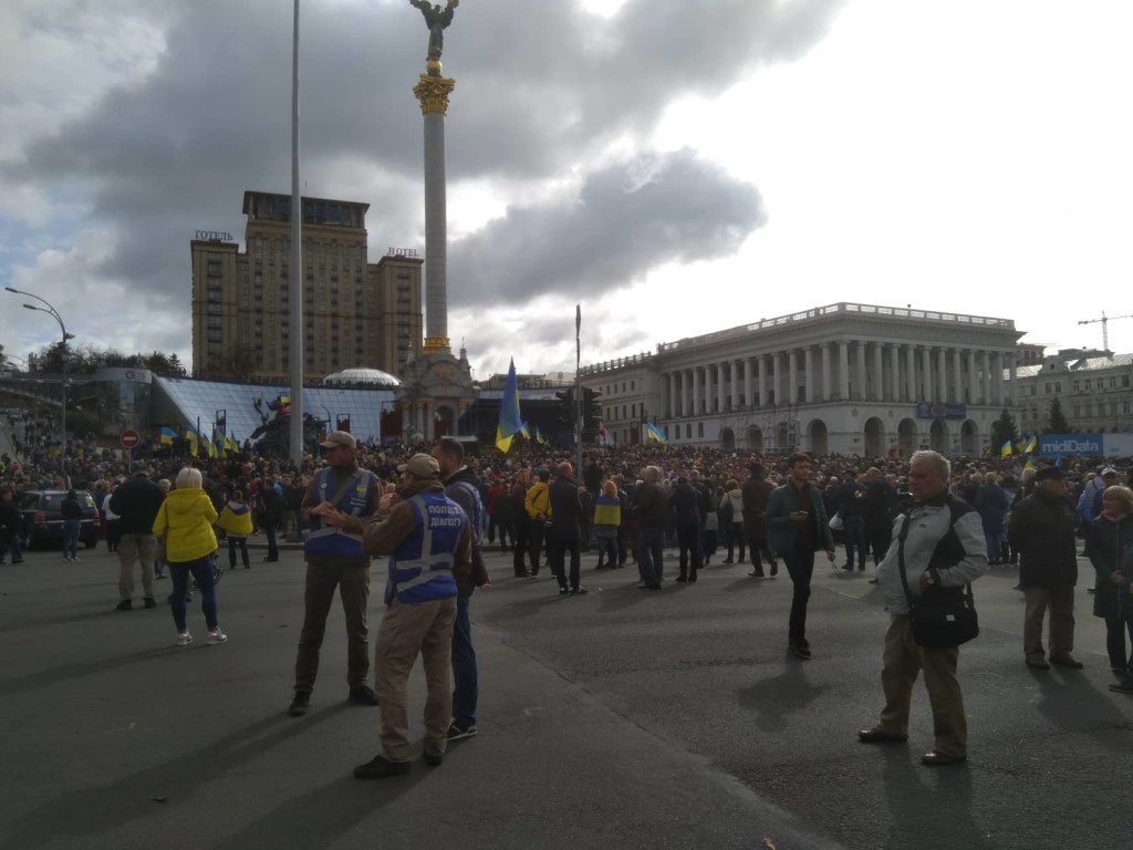 Вече на Майдане: организаторы &#8212; противники &#171;формулы Штайнмайера&#187; озвучили свои требования (ФОТО)