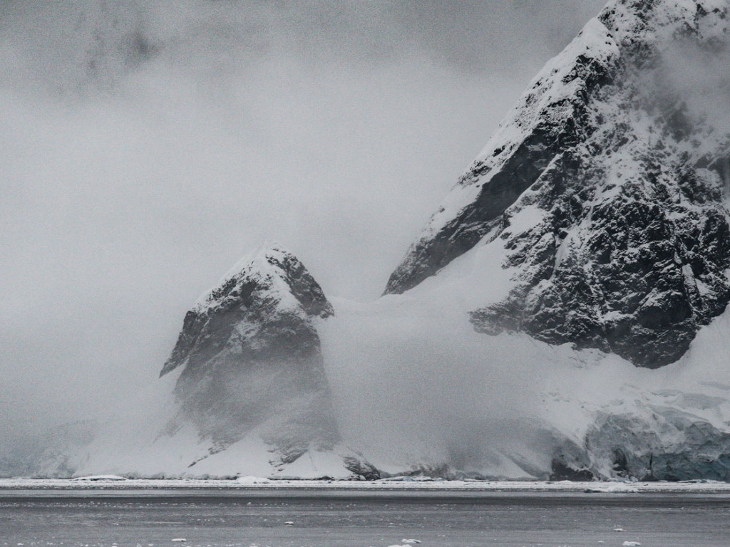 Эксперты назвали новую причину таяния ледников на Антарктиде