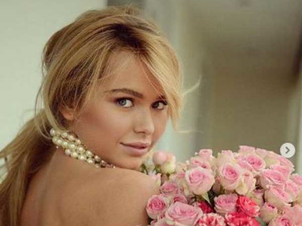 Дочь-красавица Дмитрия Маликова удивила откровенными снимками с розами (ФОТО)