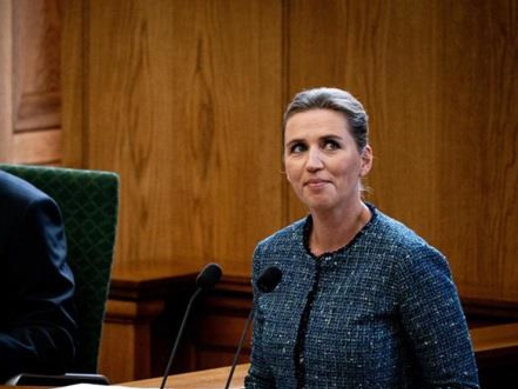 Парламент Дании плакал от смеха во время выступления премьер-министра (ВИДЕО)