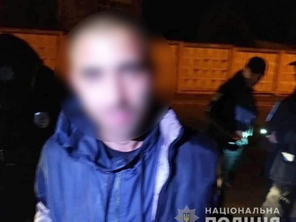 Винил родственников в разводе: житель Хмельницкого взорвал гранату возле двухэтажного дома (ФОТО)