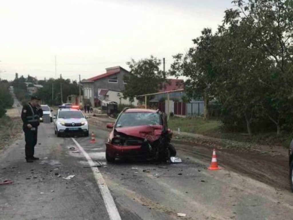 Страшное ДТП в Одесской области с ВАЗ и Opel: пострадали двое детей, водитель погиб (ФОТО)