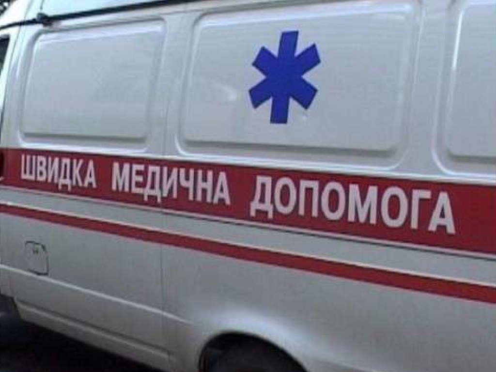 Водитель грузовика сбил 17-летнюю девушку на переходе в Житомире