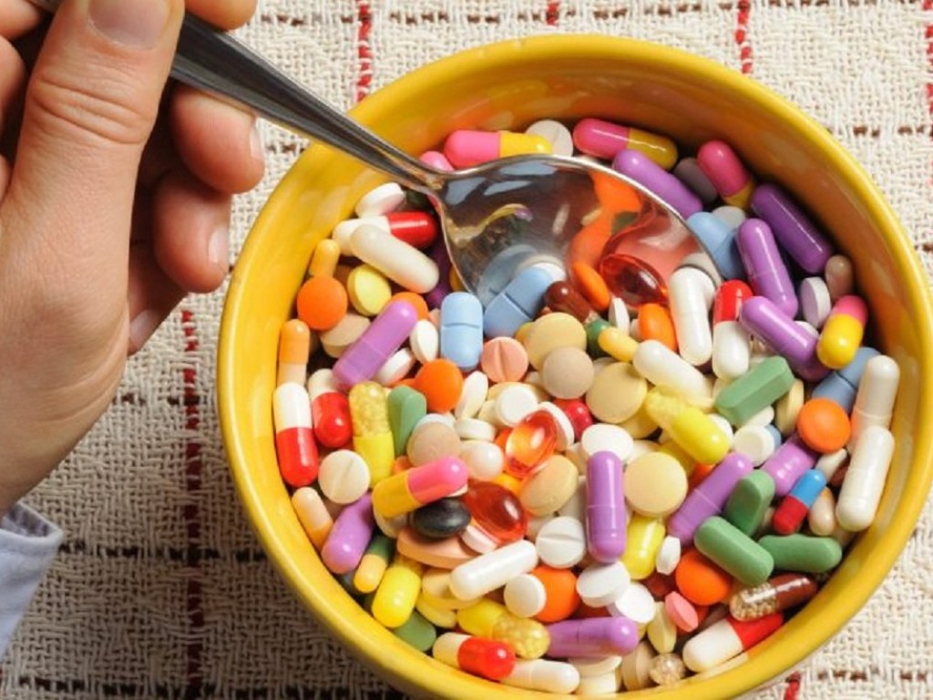 Врачи: Бесконтрольное потребление витаминов может привести к развитию опухолей