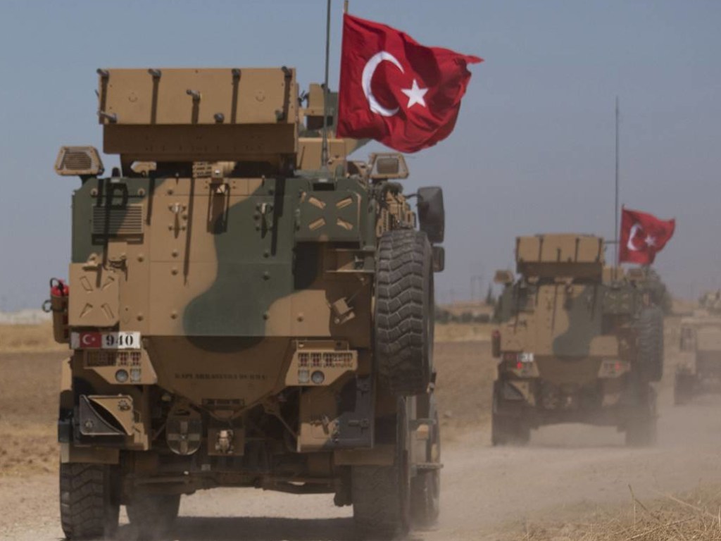 Турецкие военные начали пересекать границу с Сирией – СМИ