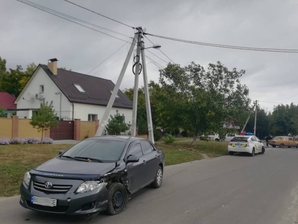 В Николаеве «Жигули» протаранили «Тойоту»: автомобили получили значительные механические повреждения (ФОТО)