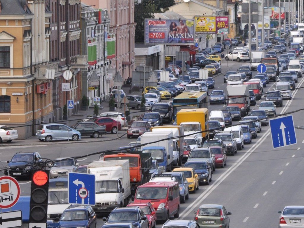 Киев сковали утренние автомобильные пробки (КАРТА)