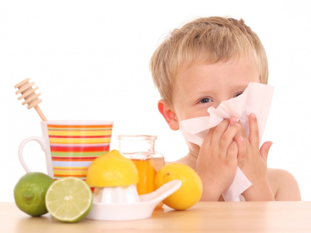 Иммунолог дал советы, как уберечь ребенка от простуды и гриппа