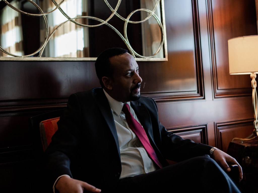 Нобелевский комитет присудил премию мира премьер-министру Эфиопии (ФОТО)
