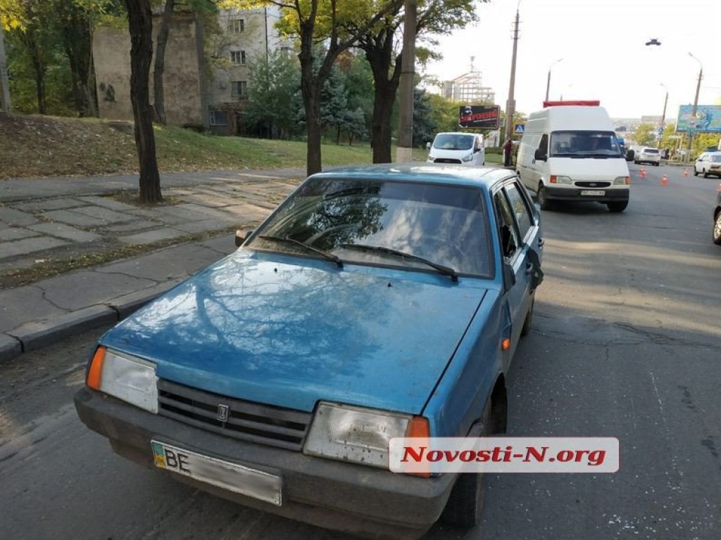В Николаеве автомобиль сбил 13-летнюю школьницу (ФОТО)