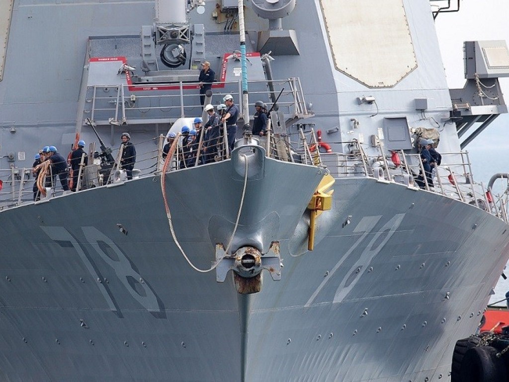 В Одесскую гавань вошел ракетный эсминец НАТО (ФОТО)
