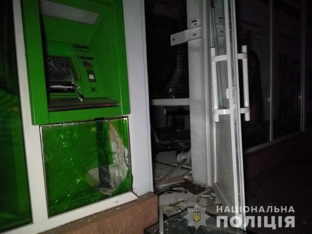 В Киеве взорвали банкомат (ФОТО)