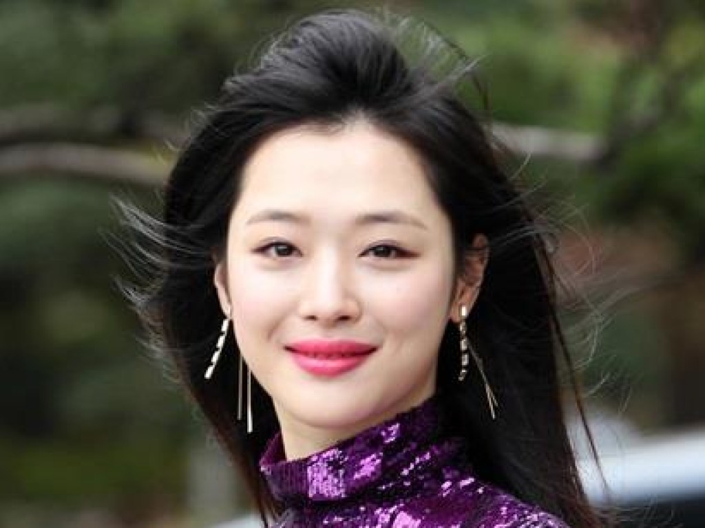 25-летняя корейская поп-звезда покончила с собой (ФОТО, ВИДЕО)