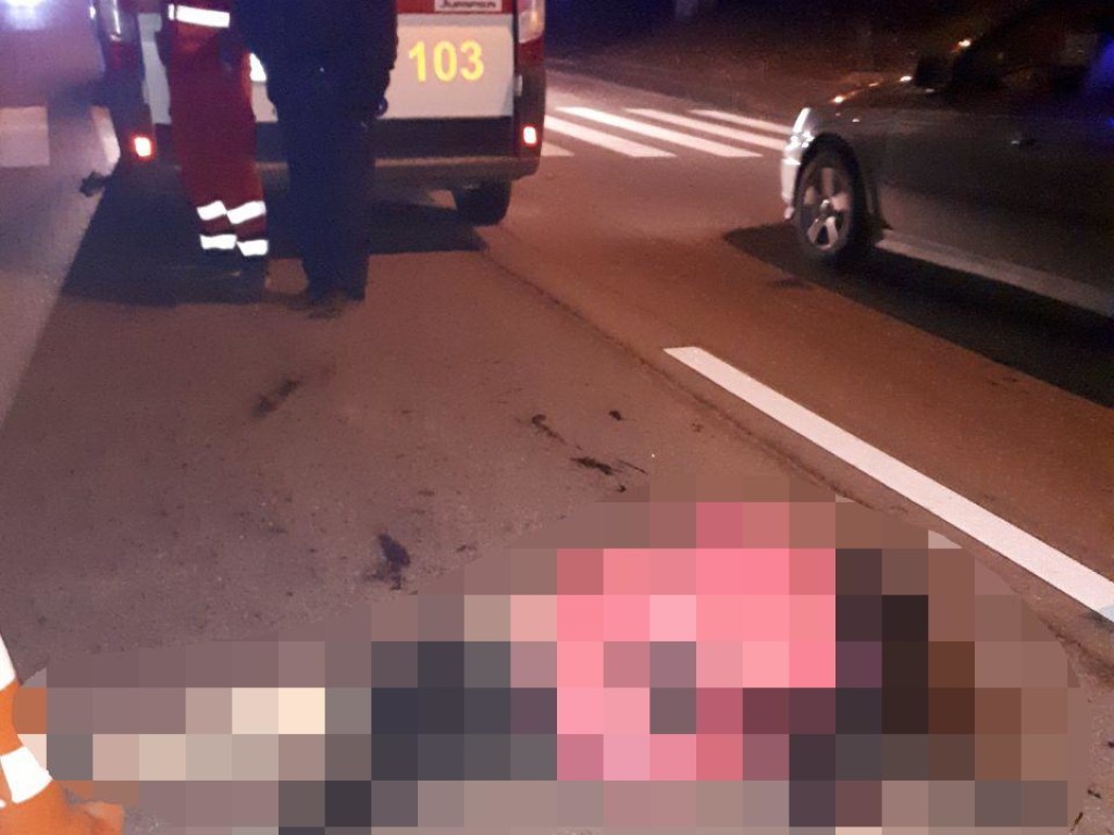 В Харькове неизвестный на автомобиле сбил насмерть женщину и скрылся (ФОТО)