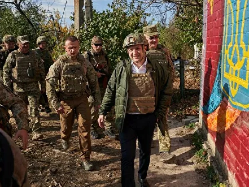 В сети обсудили экипировку Зеленского во время поездки на Донбасс (ФОТО)